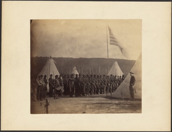 Unknown, [Union soldiers at camp]