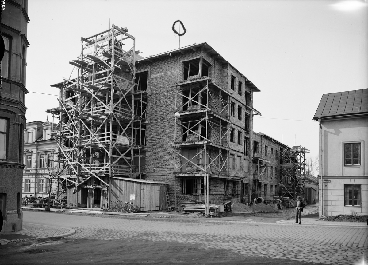 Paul Sandberg, Flerbostadshus under byggnation, Skolgatan 12, kvarteret Sigar, Luthagen, Uppsala 1937