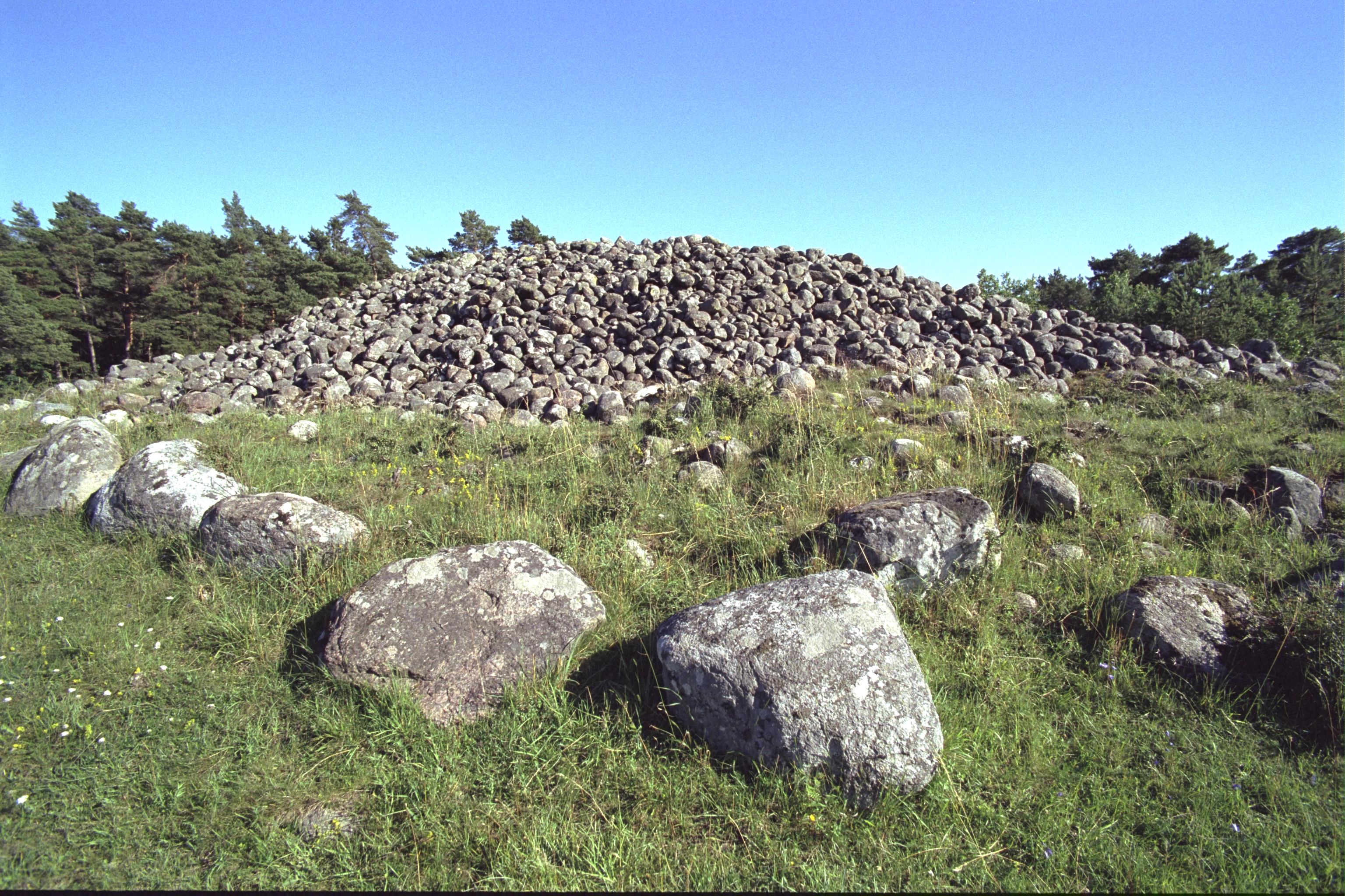 Bengt A Lundberg, Gålrums gravfält