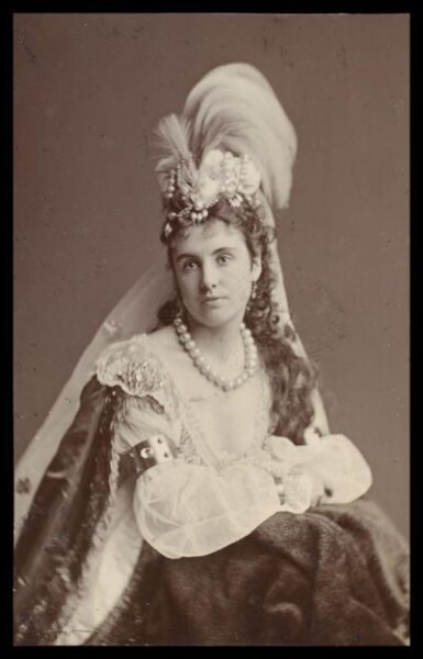 London Stereoscopic and Photographic Company, Guy Little Theatrical Photograph