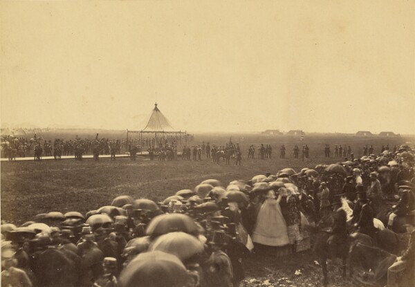 Roger Fenton, Trying the Rifle before the Queen's Arrival.