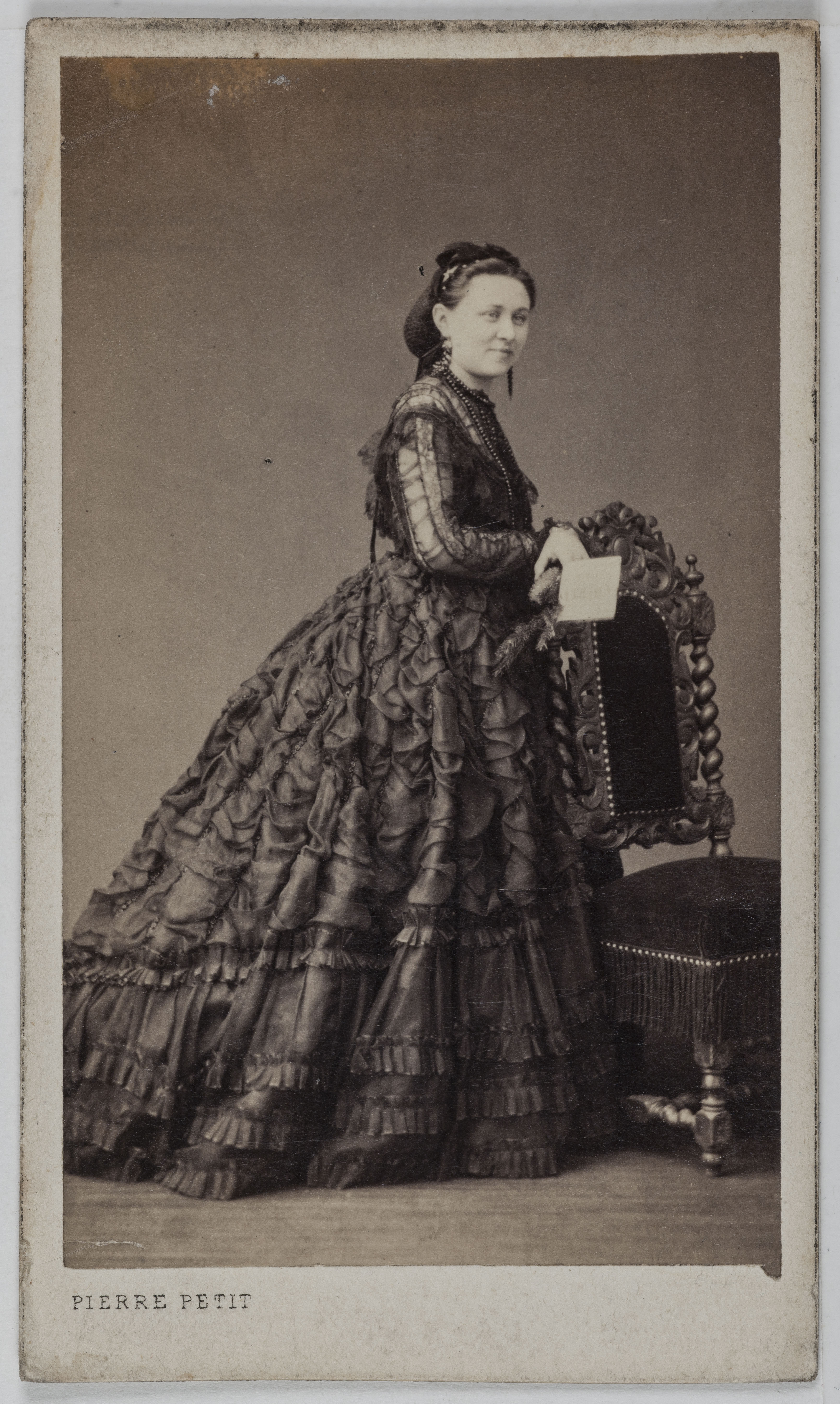 Pierre Petit, Portrait de Nantier-Didier, actrice à l'Opéra et au théâtre des Italiens en 1861.