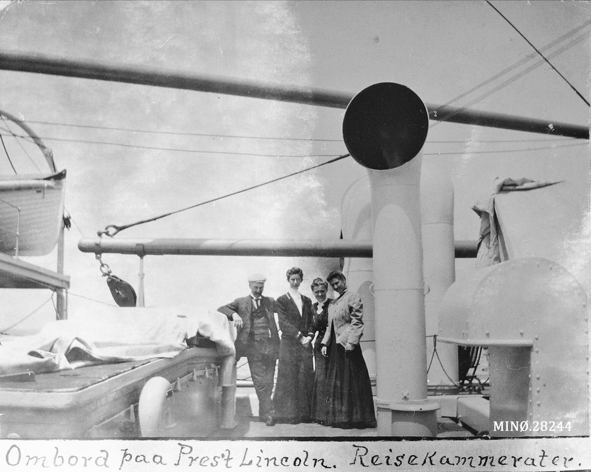 Rugsveen, Johan, Undseth, Ombord paa President Lincoln. Reisekamerater
