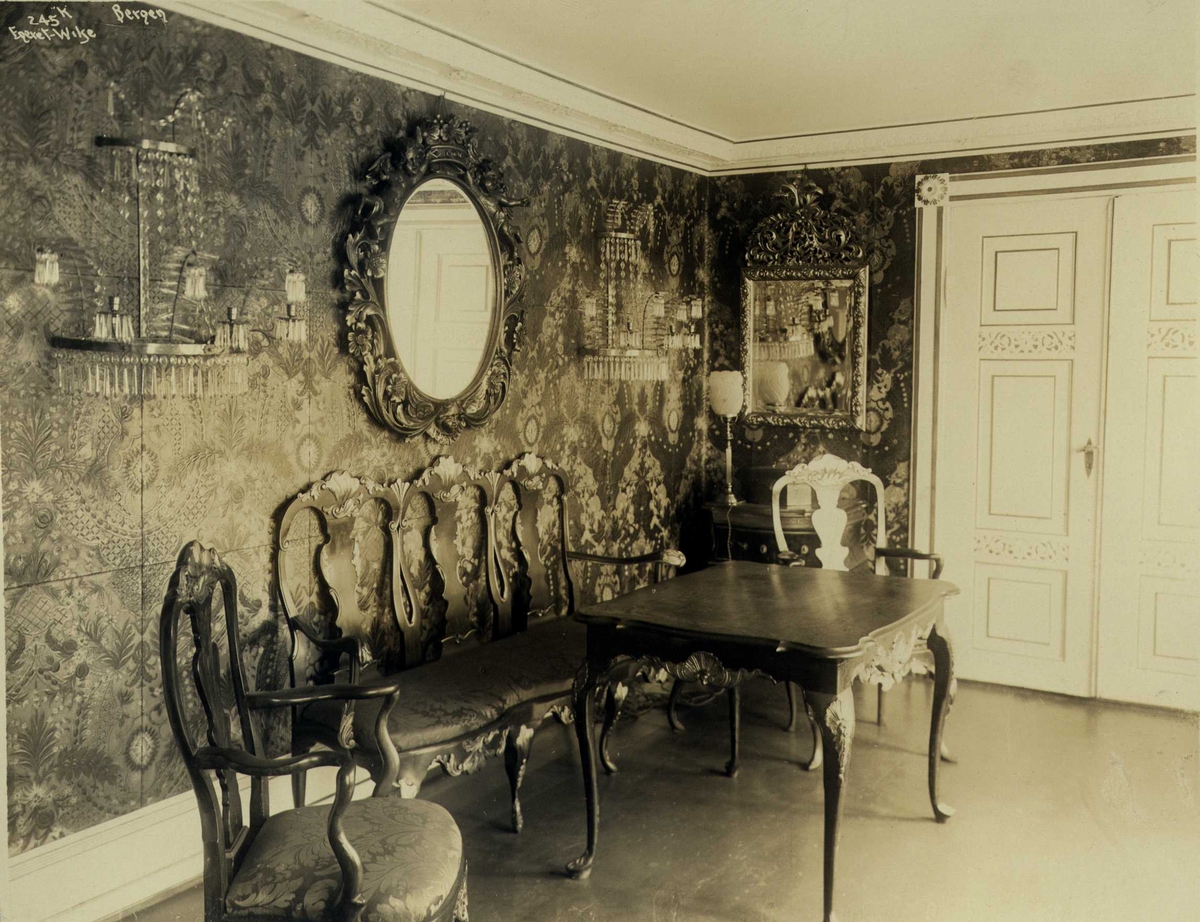 Anders Beer Wilse, Interiør, Rasmus Meyers samling, Bergen Kunstmuseum, Bergen, Hordaland. Fotografert 1912.