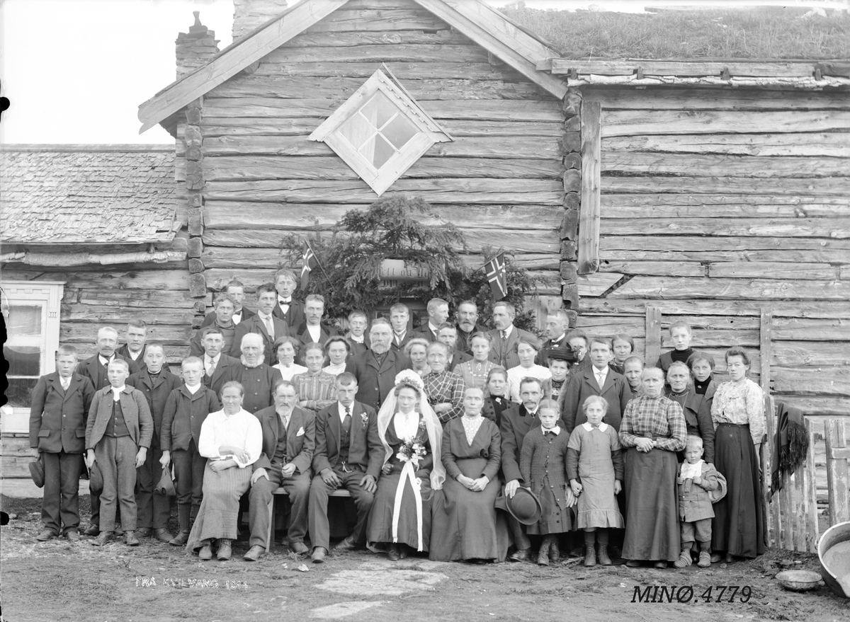 Peder J. Bredalslien, Gruppebilde, bryllup
