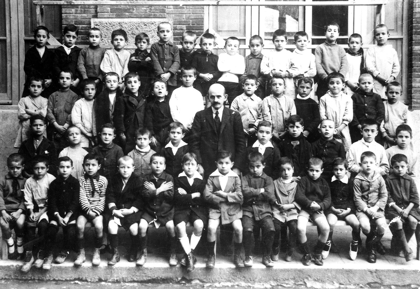 Desconegut, [Alumnes del Grup Escolar]