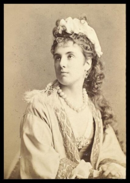 London Stereoscopic and Photographic Company, Guy Little Theatrical Photograph