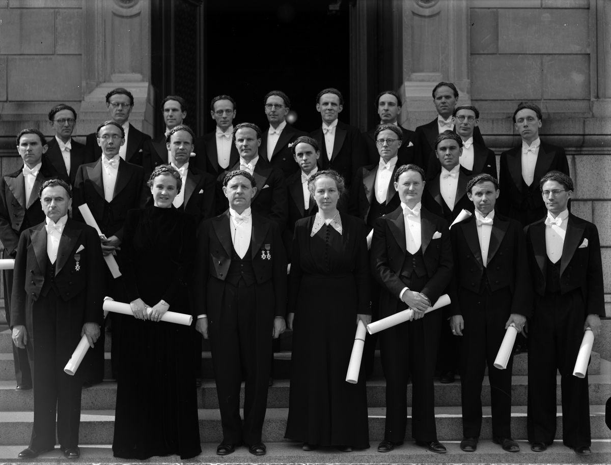 Paul Sandberg, “The newly created philosopher’s gathered around promoter Prof. Gregor Paulsson” outside the University House