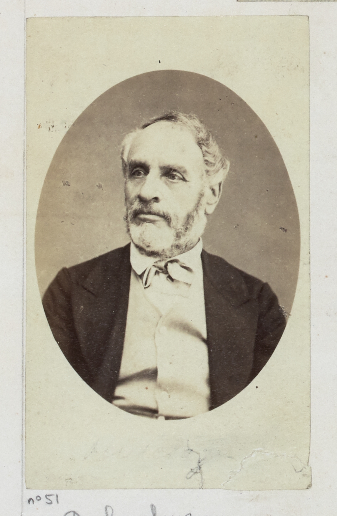 Etienne Carjat, Delescluze Louis Charles (1809-1871). Journaliste, il a connu plusieurs condamnations ( amendes ), et emprisonnements ( Cayenne ), pour ses idées démocratiques et sociales révolutionnaires ( 1830 ). Elu au Conseil de la Commune, membre du Comité du...