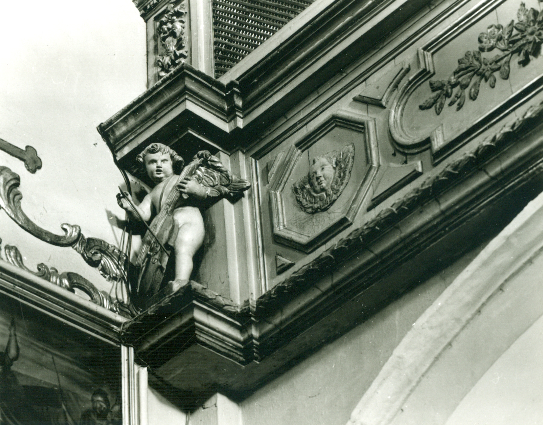 Nino Vranić, Dubrovnik (Dubrovnik) - Crkva franjevačkog samostana Male Braće - Detalj dekoracije - figura anđela koji svira violončelo