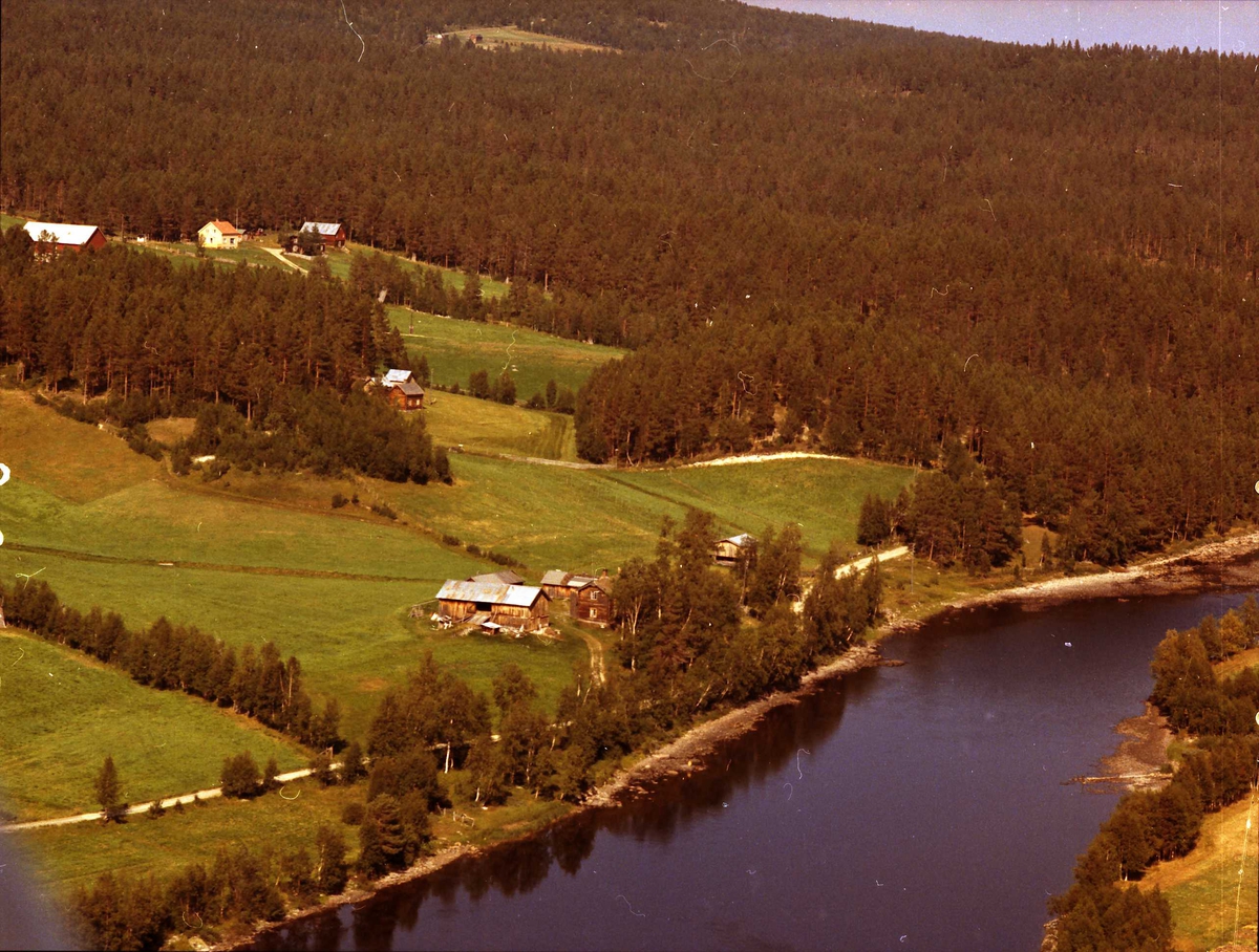 Widerøes Flyveselskap A/S, Gårdsbruk.