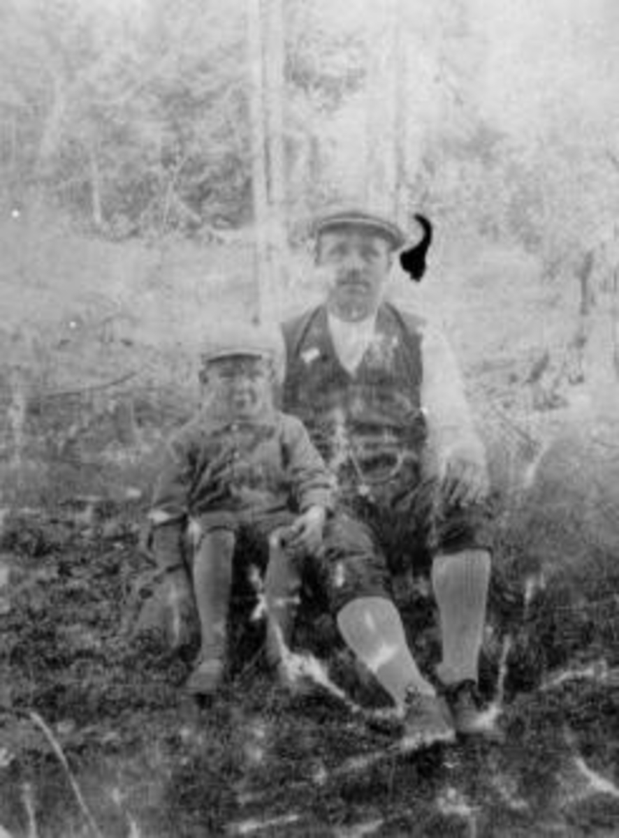 Anno Domkirkeodden, Sveiser Albert Hovdekleiv, gutt på fire år er Even Haugen.