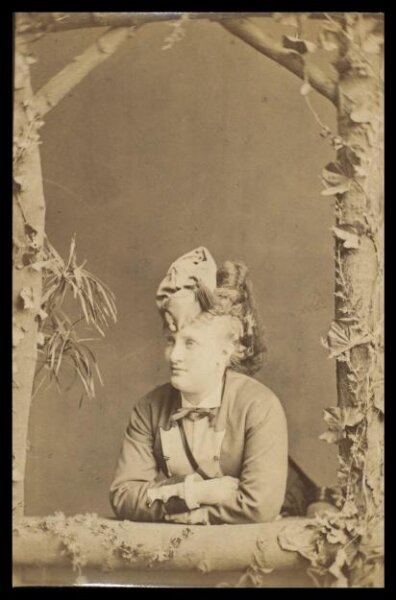 London Stereoscopic and Photographic Company, Guy Little Theatrical Photograph