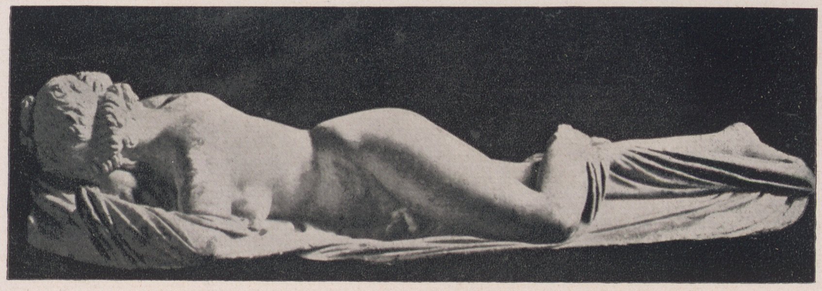 Unknown artist, Fotografie der Skulptur „Schlafender Hermaphrodit“ (Vorderansicht)