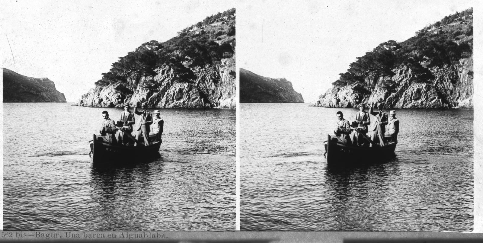 Desconegut, 562 bis - Bagur. Una barca en Aiguablava