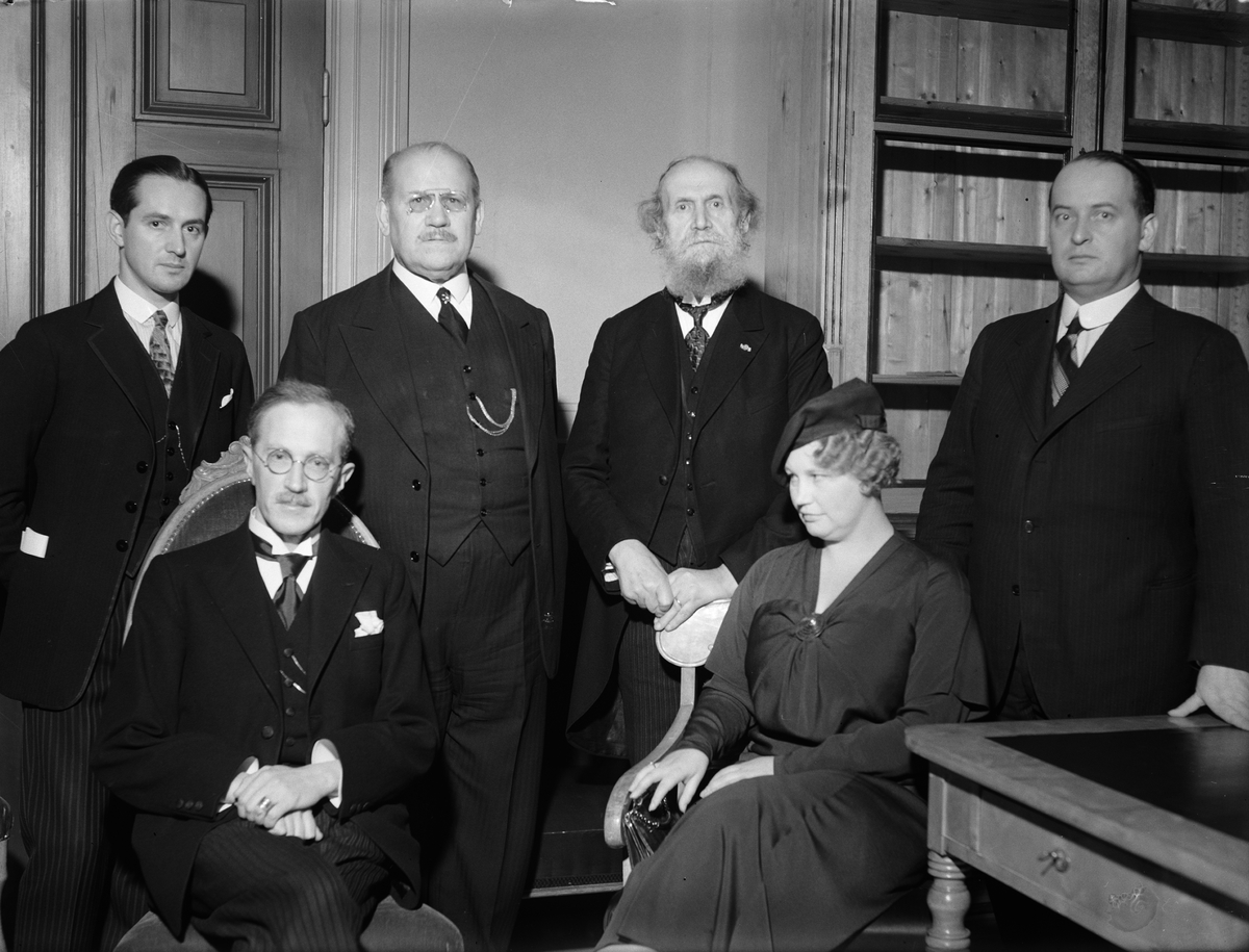 Paul Sandberg, Professorerna Gunnar Gunnarsson, Gunnar Rudberg, Richard Ekblom och Zielinski samt minister Anton Roman och hans hustru på föreningen Polonias möte i Universitetshuset