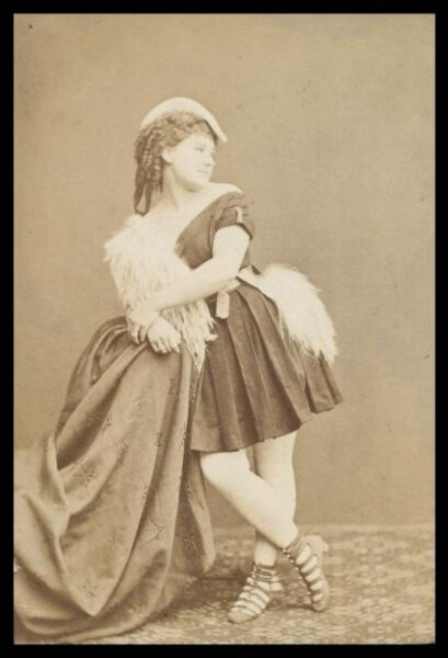London Stereoscopic and Photographic Company, Guy Little Theatrical Photograph