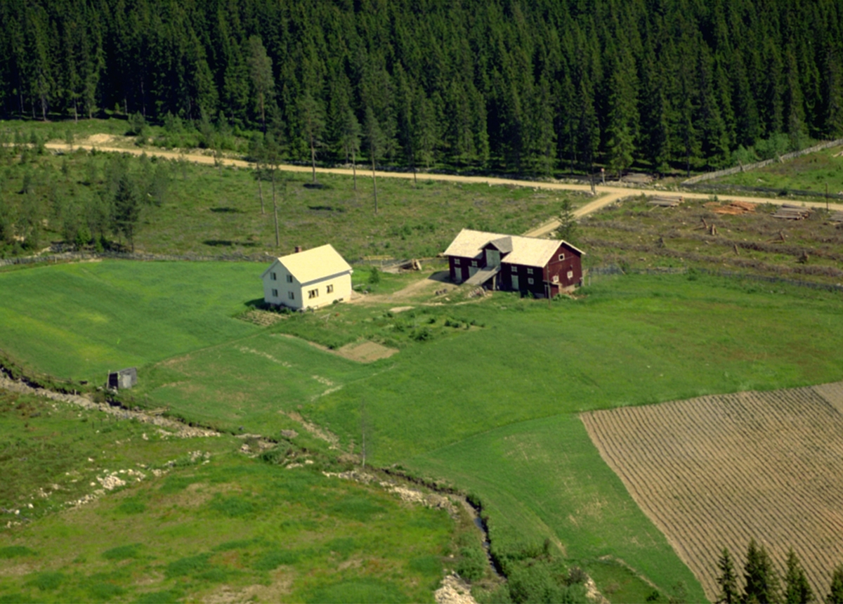 Widerøes Flyveselskap A/S, FLYFOTO FUGLEBRENDEN, FUGLEBRENNA GARD