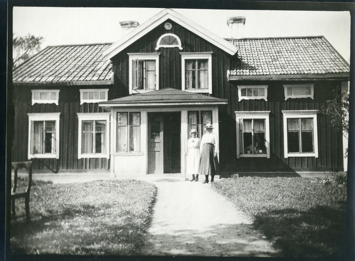 Henri Osti's Fotografiateliér, Törnqvists hem, Morkarla, Uppland, före 1914