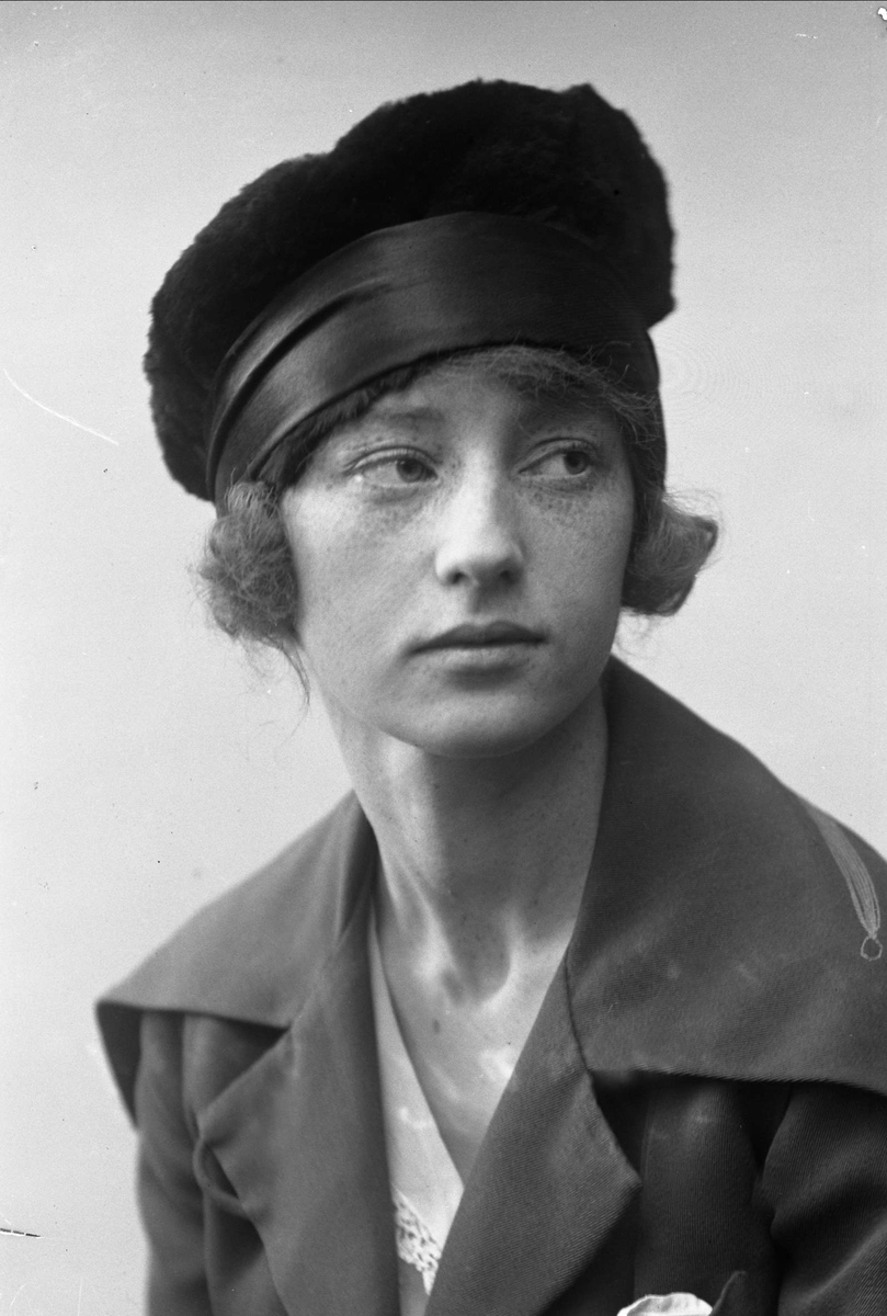 Gustav Borgen, Portrett, frøken Marie Warhus.