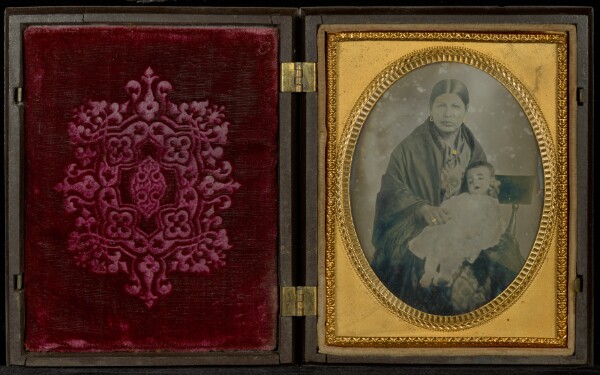 Unknown, [Portrait of a Seated Mother Holding a Deceased Child]