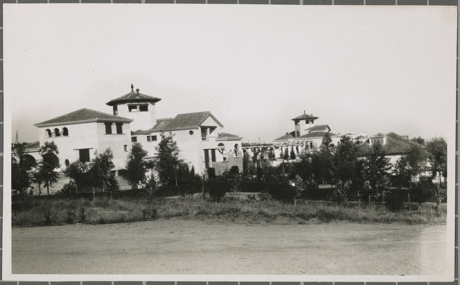 Desconegut, [Hostal La Gaviota. She Garbed]