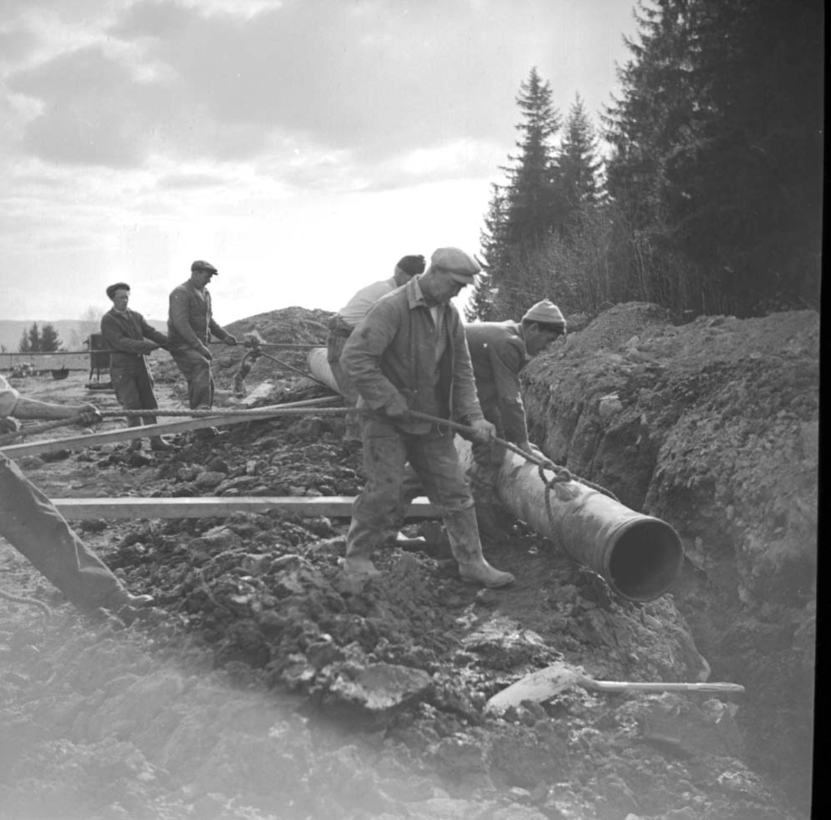 Anno Domkirkeodden, STANGE KOMMUNE, VANNVERKET, LEGGING AV RØR