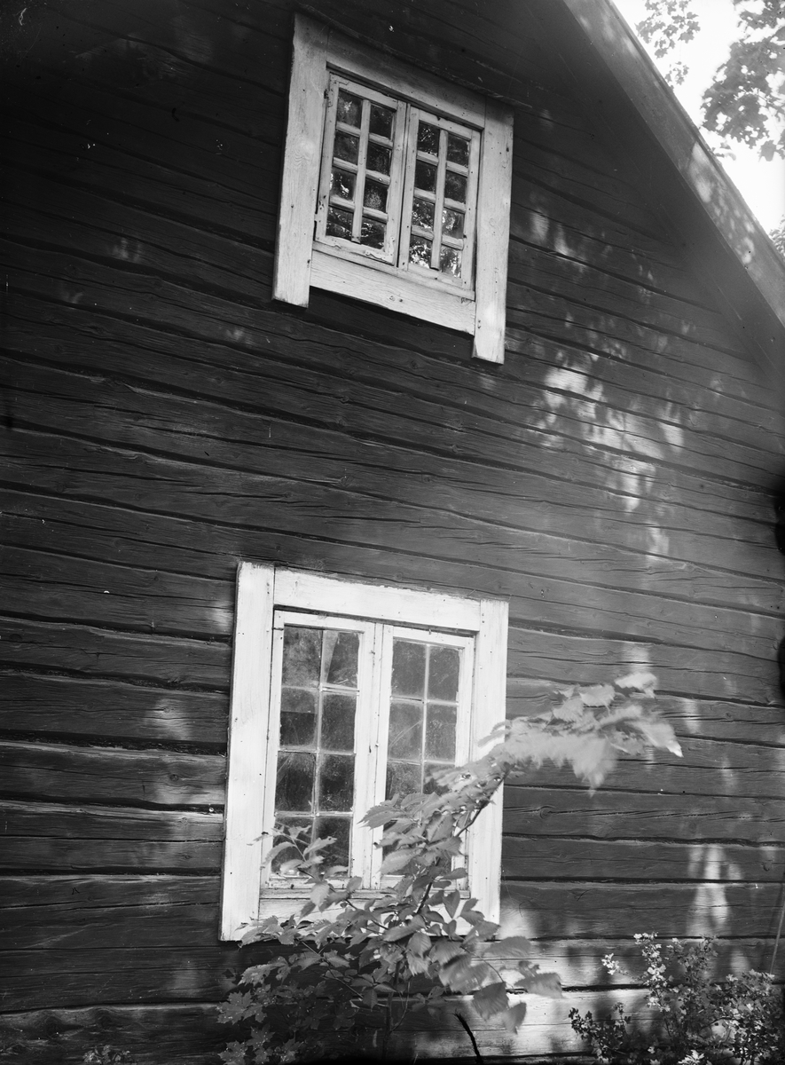 Paul Sandberg, Stables and Lodges - Pettersson, Altuna, Börje parish, Uppland, probably 1920s