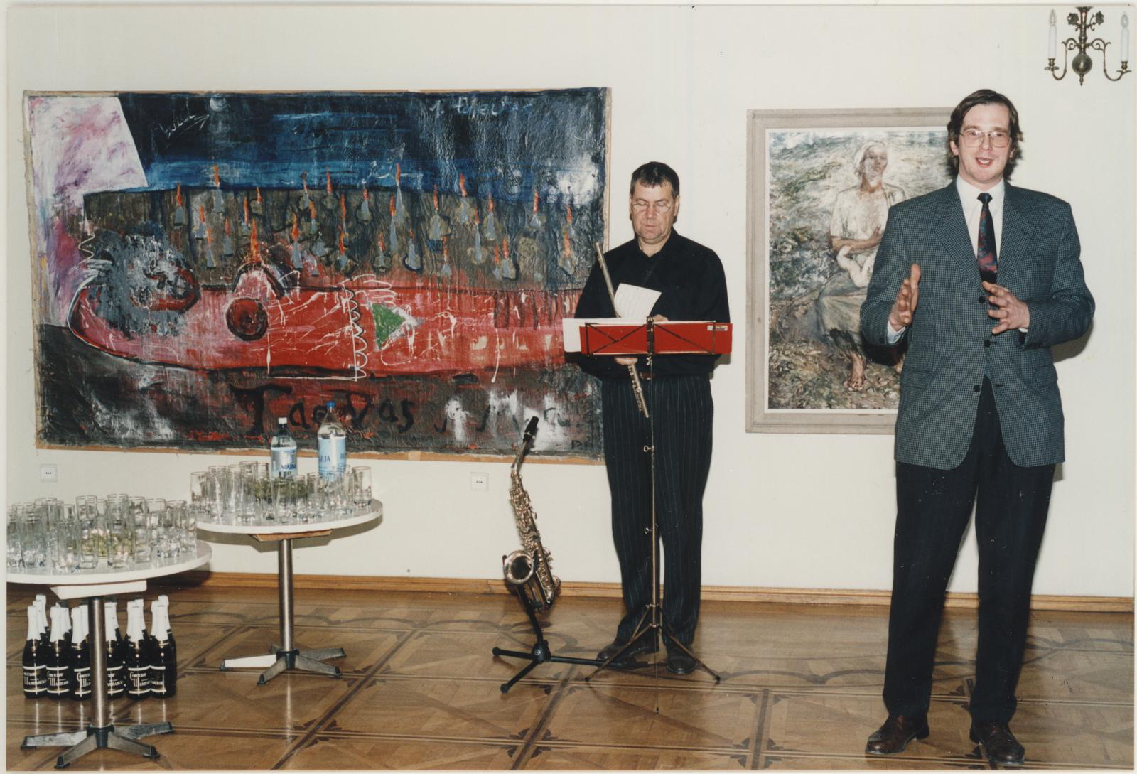 Enriko (kujutatu) Talvistu, Näituse "Hingeaeg. Eesti kunst 1900-2000" avamine 12.11.1999. Näituse avab TKM-i direktor Enriko Talvistu.