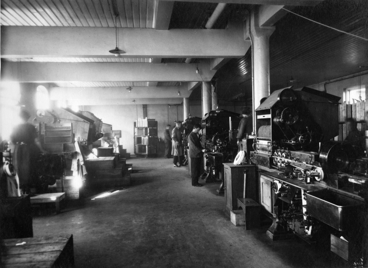Anders Beer Wilse, Produksjon av tobakk hos Norsk-Engelsk Tobaksfabrik (NETO) på 1930-tallet. Sigarettmaskiner.