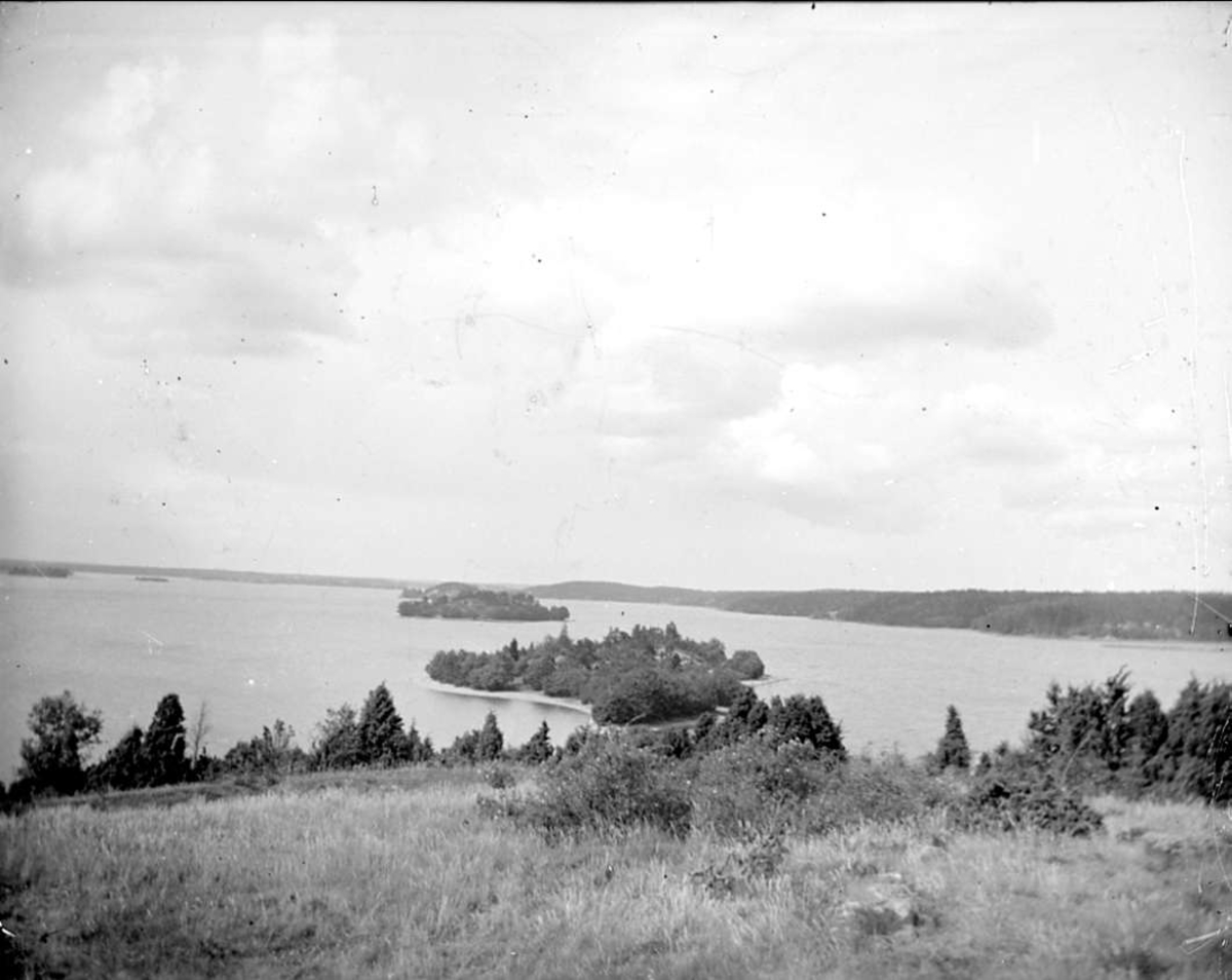 August Fredrik Schagerström, Vy över Svinnegarnsviken från Gröneborg, Vallby socken, Uppland juni 1921