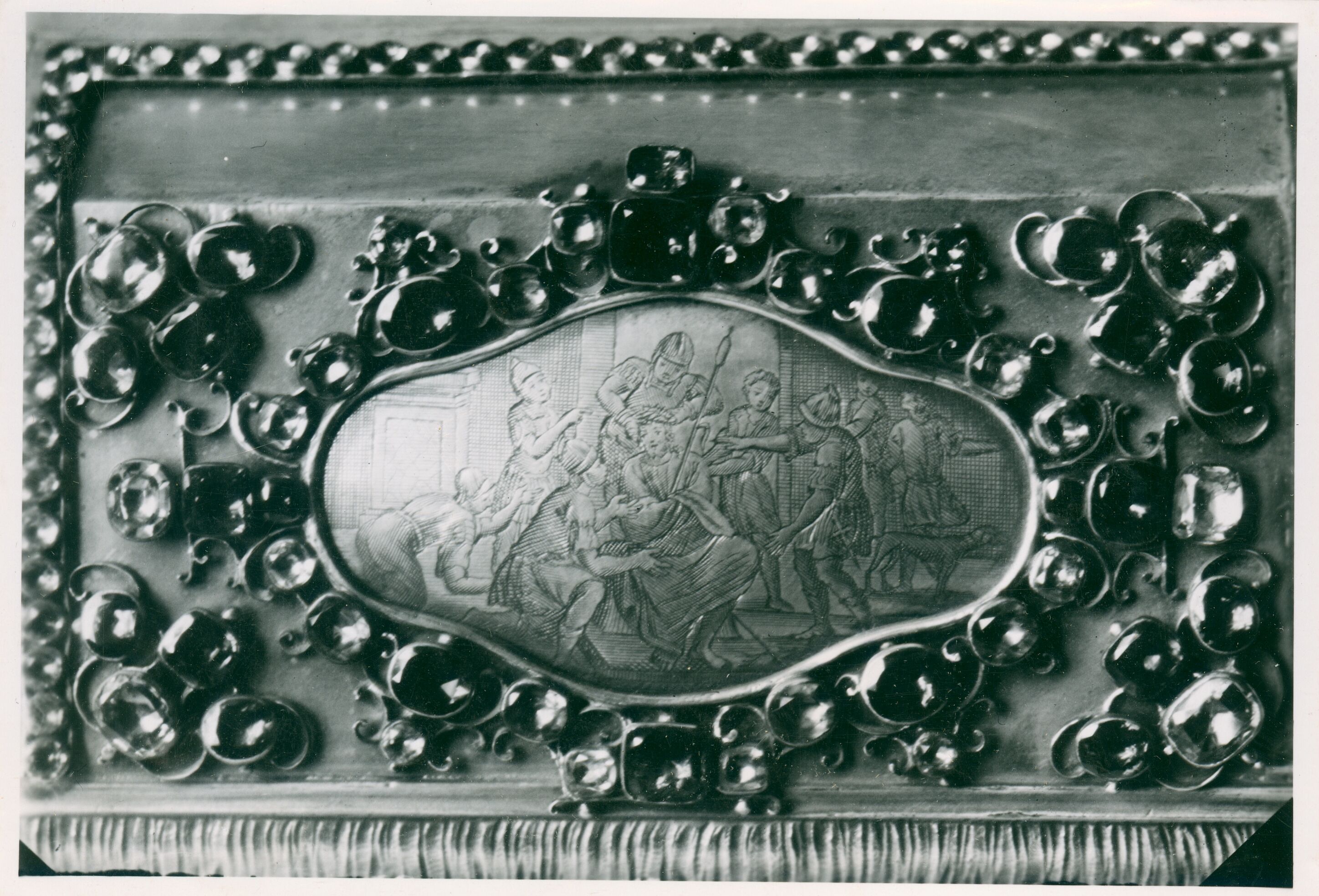 Vladimir Tkalčić, Zagreb - Zagrebačka katedrala - Tumba za sv. Otajstvo, detalj: prizor Kristova krunjenja trnovom krunom, iz 1721. godine