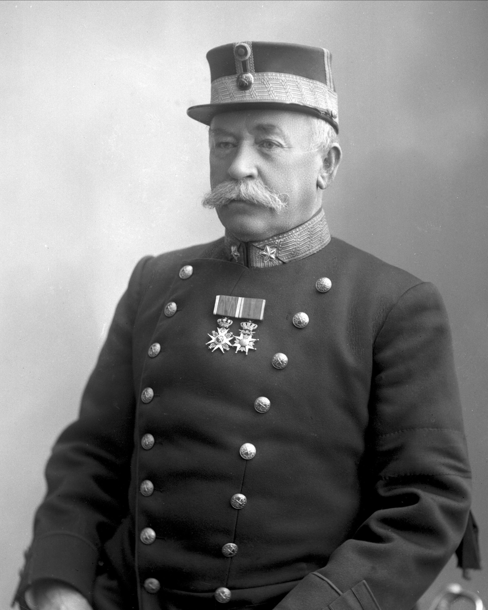 Gustav Borgen, Portrett, Henrik Steffens Hagerup i uniform som general.