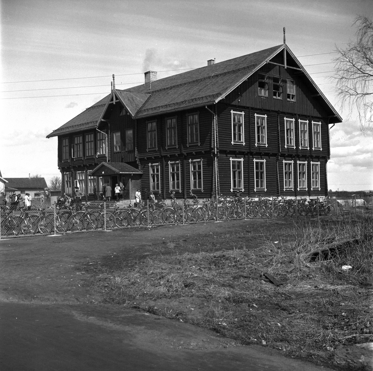 Anno Domkirkeodden, EKSTERIØR: STANGE BARNESKOLE