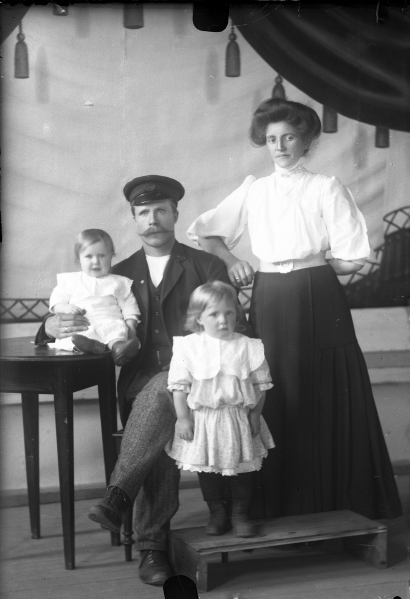 Oscar Holte, Familieportrett