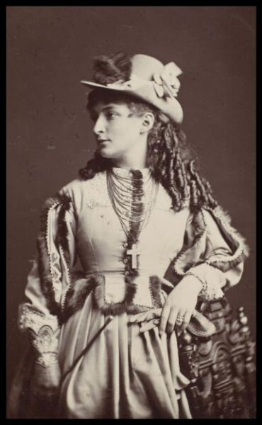 London Stereoscopic and Photographic Company, Guy Little Theatrical Photograph