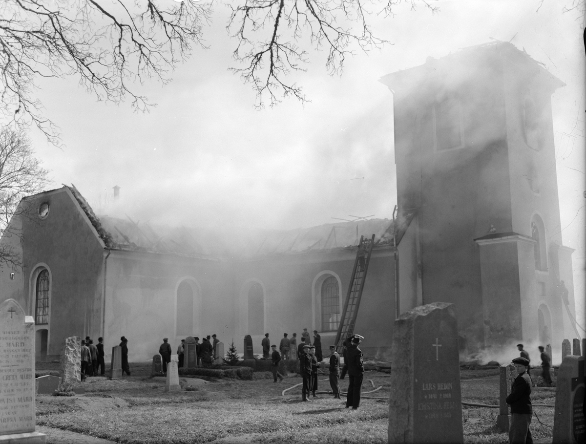 Paul Sandberg, Brand i Bälinge kyrka, Uppland 1941