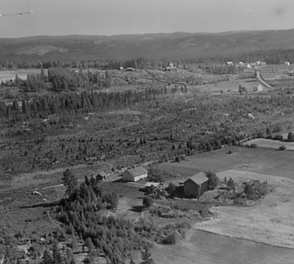 Widerøes Flyveselskap A/S, FLYFOTO HEGGELUND, ÅSVANG