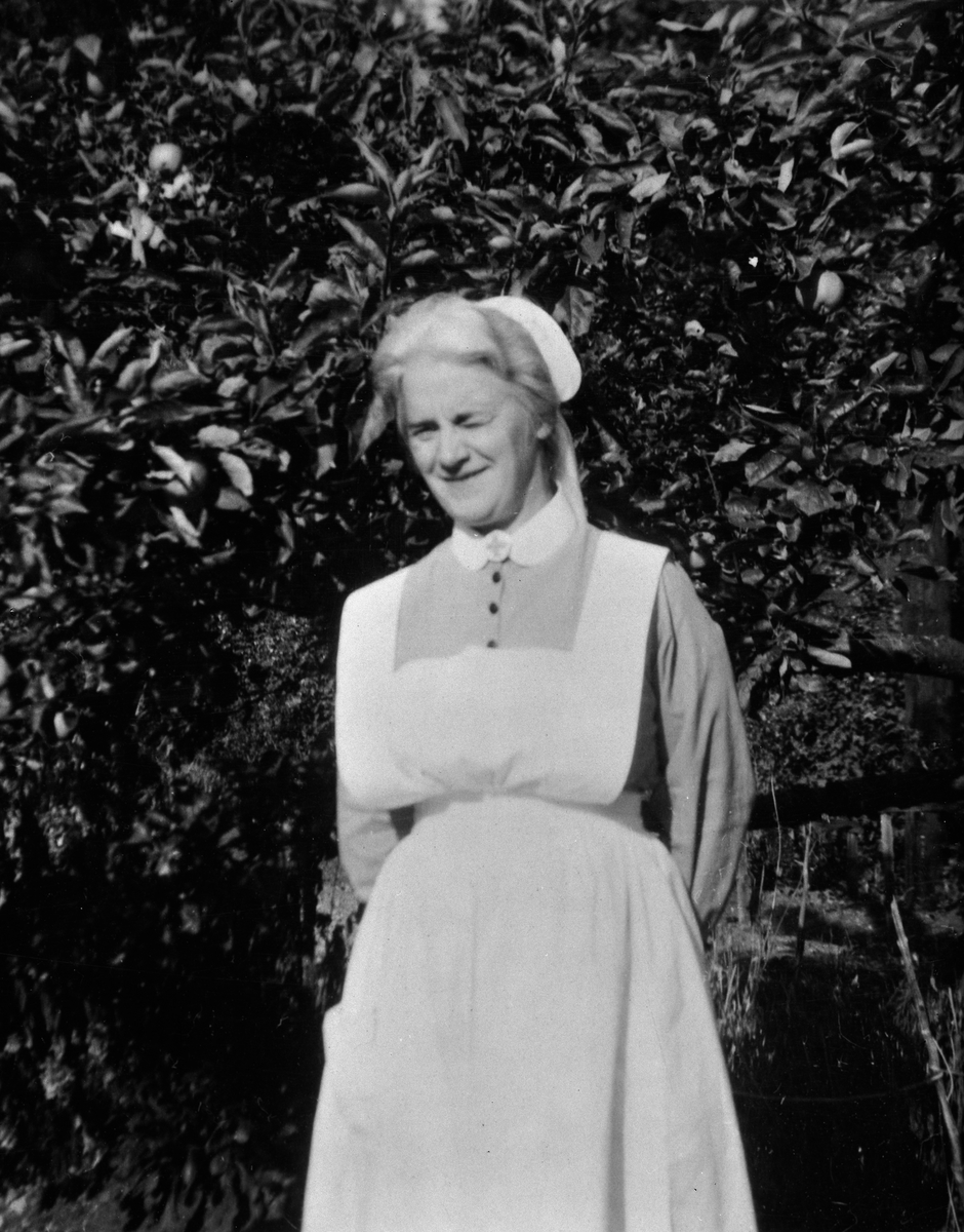 Paul Sandberg, Kvinna, sjuksköterska, Uppland 1947