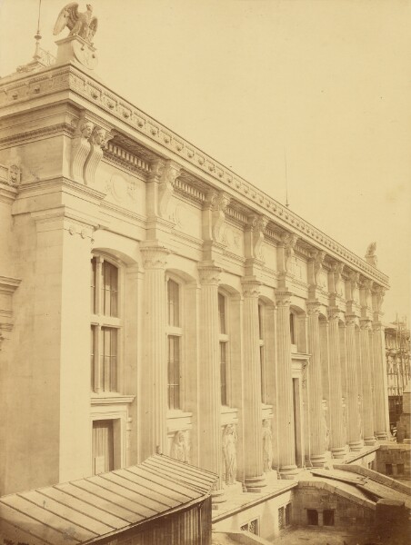 Charles Marville, [La Nouvelle Façade du Palais de Justice, sur la rue de Harlay, par Duc.]