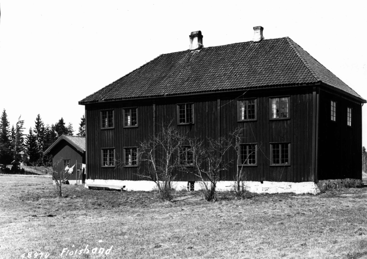 Anders Beer Wilse, Floisbonn gård, Oslo Østre Aker. Våningshuset sett fra hagen.