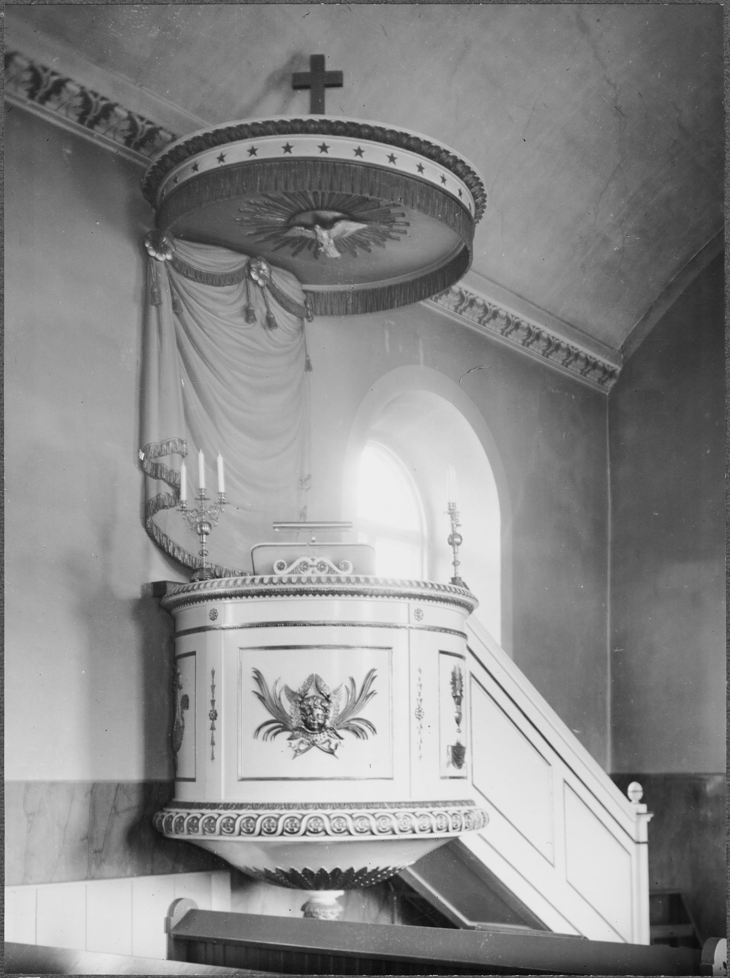 Olle Hellström, Trästena kyrka