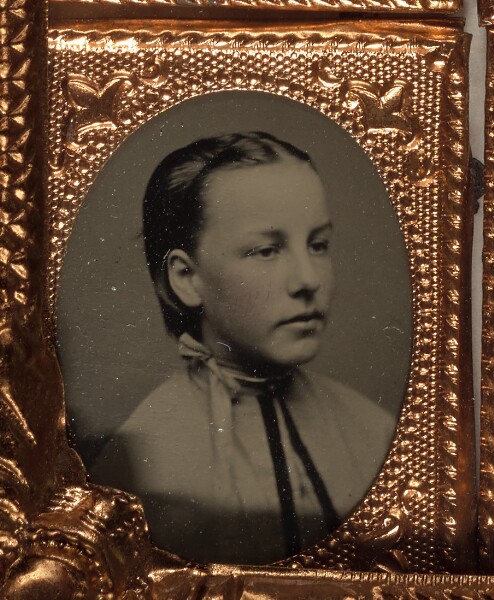 Unknown, [Portrait of a young girl]