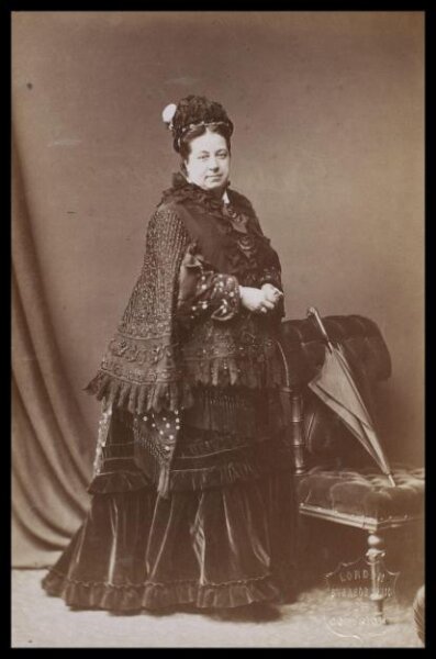 London Stereoscopic and Photographic Company, Guy Little Theatrical Photograph