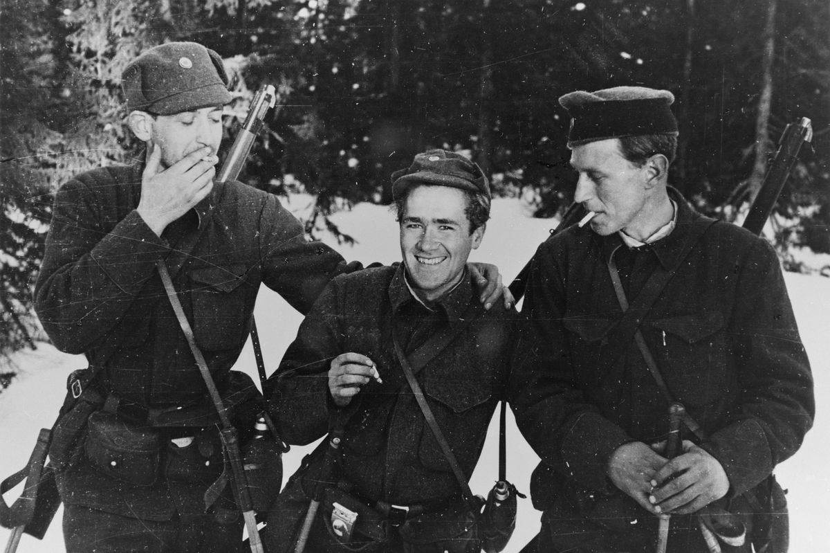 Unknown artist, Tre norske soldater. Østerdalen 1940.