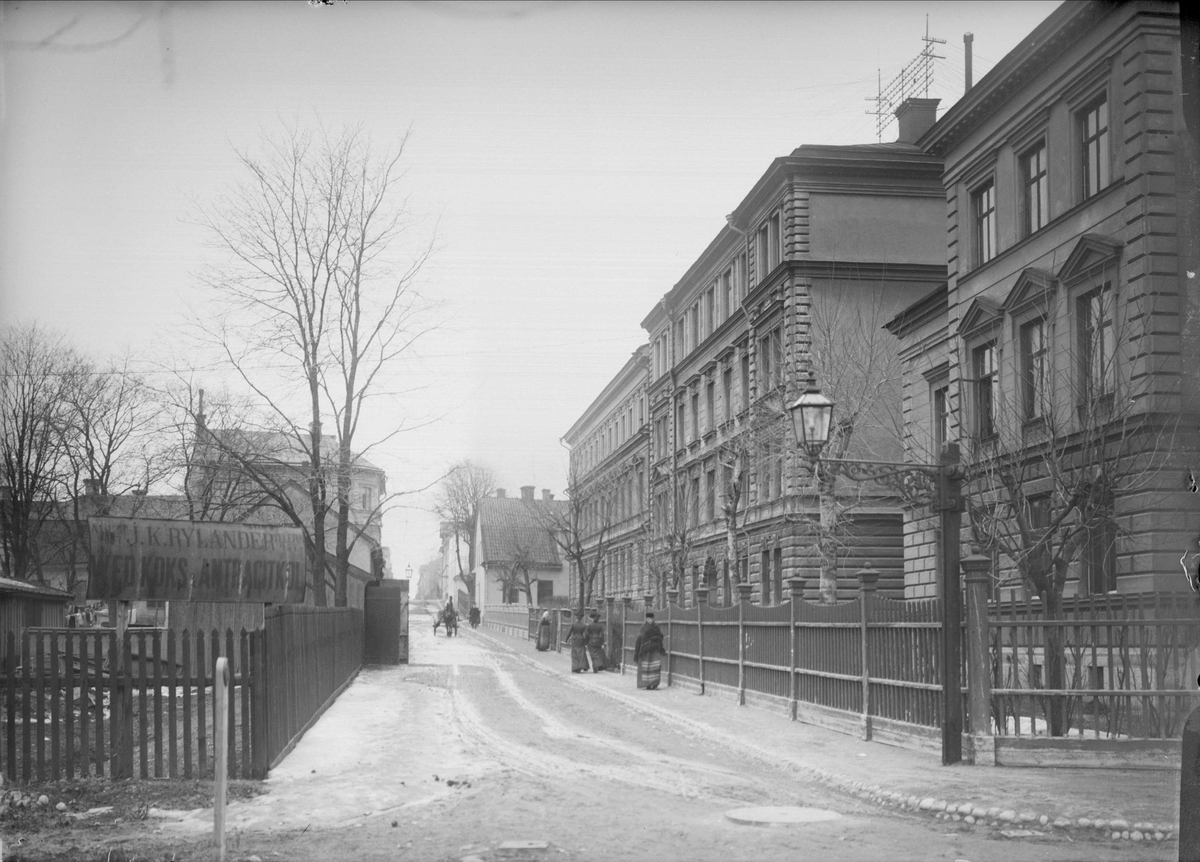 Alfred Dahlgren, S:t Johannesgatan mot sydväst från Västra Strandgatan, Fjärdingen, Uppsala 1901 - 1902