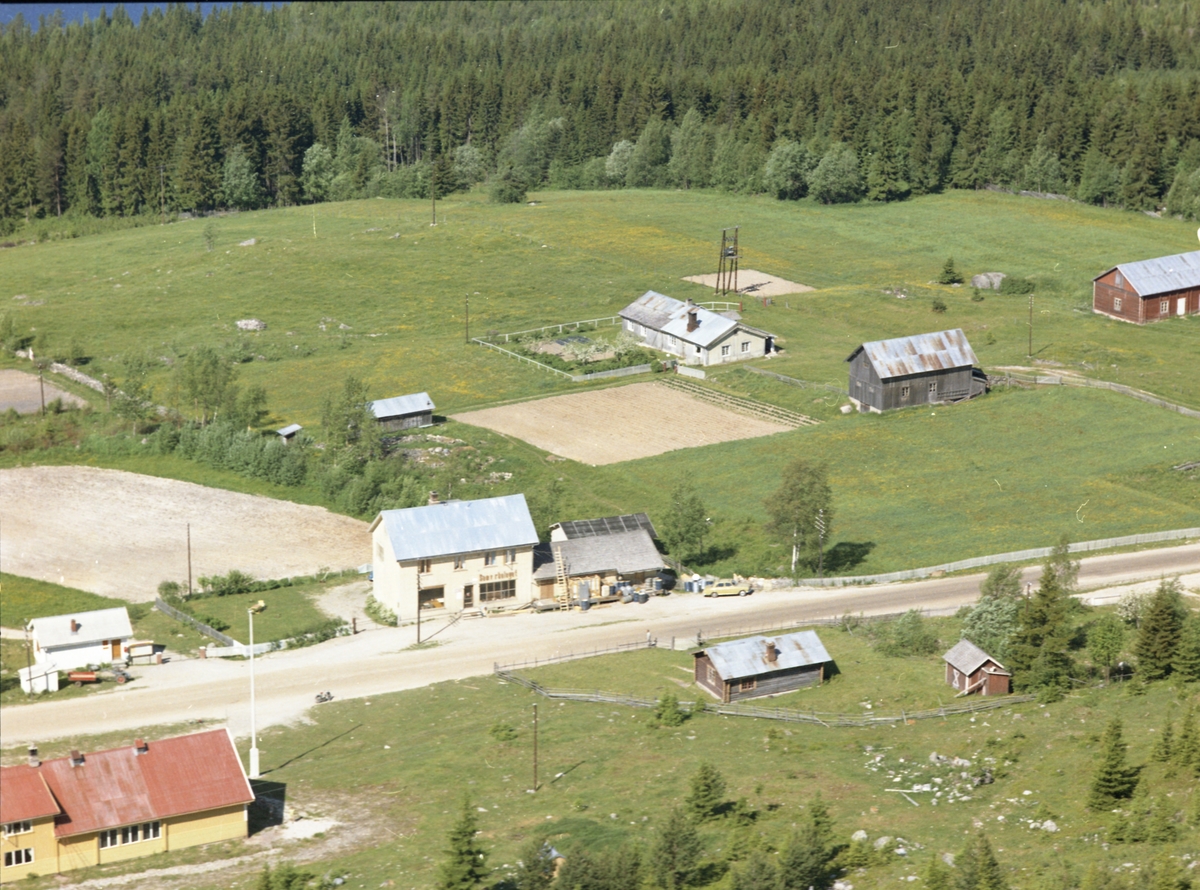 Widerøes Flyveselskap A/S, Bebyggelse, butikk
