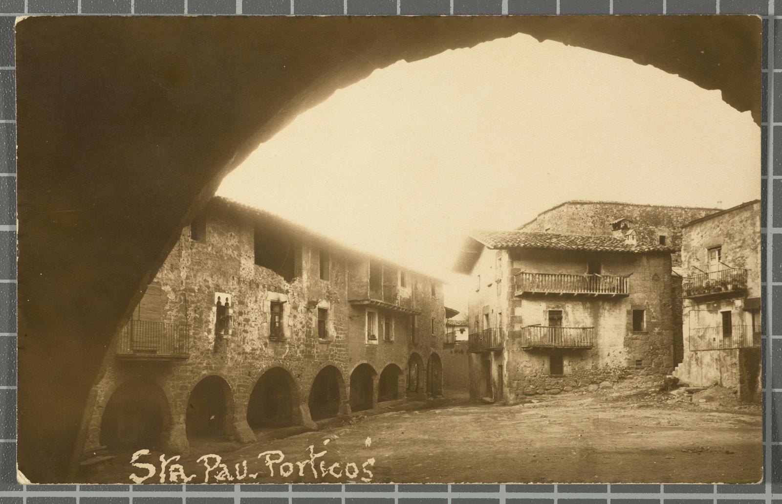 Desconegut, Sta Pau - Porticos