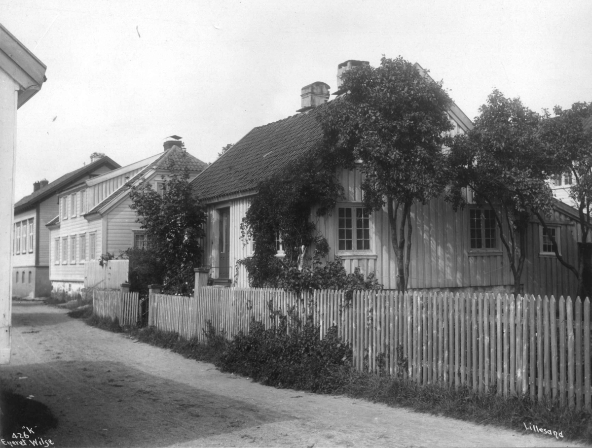Anders Beer Wilse, Trehusbebyggelse i Lillesand 1912.