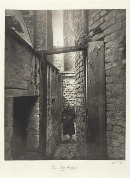 Thomas Annan, Glasgow City Improvement Trust: Old Closes and Streets, A Series of Photogravures, 1868-1889